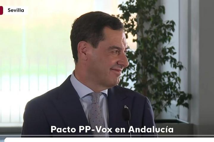 Juanma Moreno en una comparecencia tras alcanzar un acuerdo con Vox.