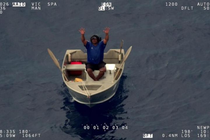 Junior Apiuta, pescador, sobrevive ocho días a la deriva solo en el Pacífico comiendo pescado crudo