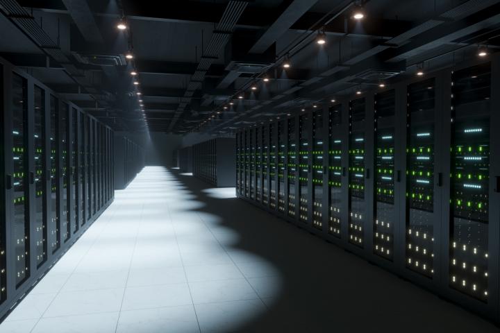 Data center corridoImagen de recurso de un centro de datosr with rows of server racks forming an endless perspective representing cloud computing and network technology