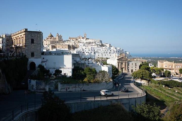 Una ciudad en la región de Apulia, en Italia.