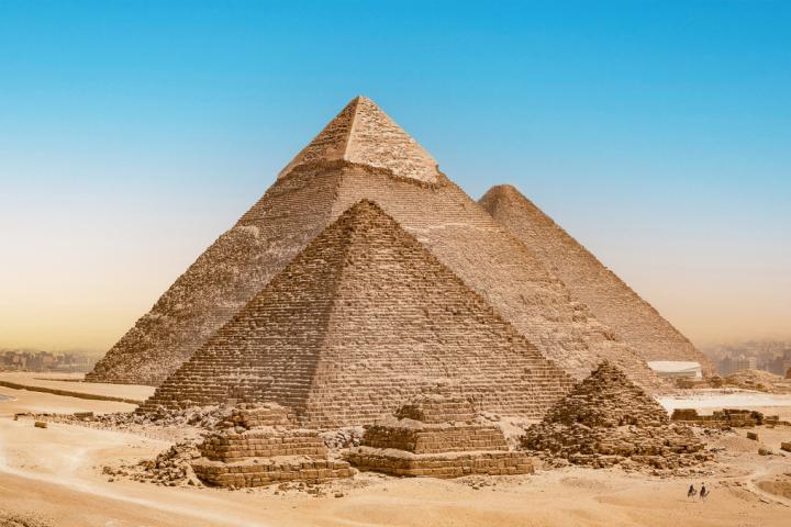 Una vista de las grandes pirámides de Giza, en Egipto