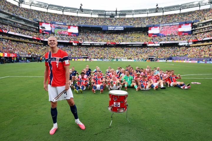 Haaland lidera también la celebración de una Noruega para la historia