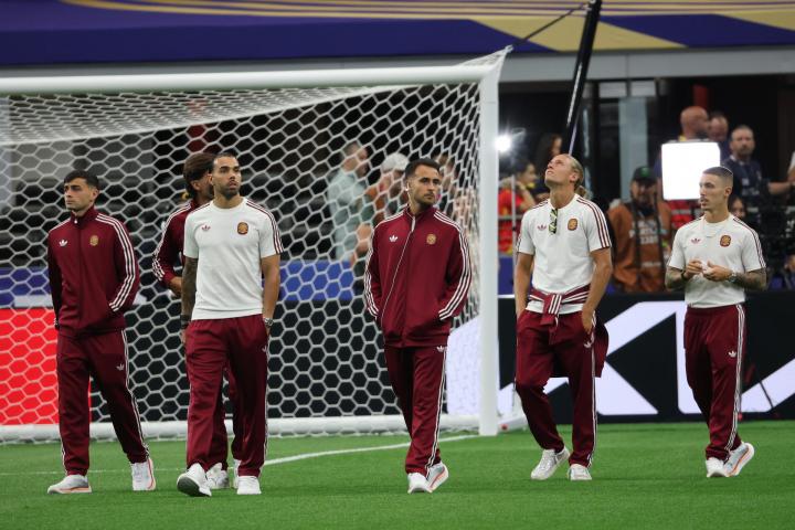 DALLAS (ESTADOS UNIDOS), 06/07/2026.- Los jugadores españoles a su llegada al AT&T Stadium de Texas momentos antes del encuentro ante Portugal correspondiente a los octavos de final del Mundial 2026, este lunes en Dallas. EFE/ Lavandeira