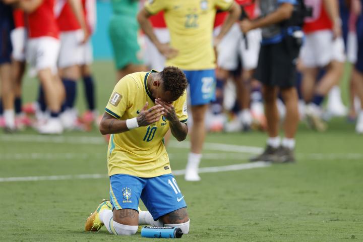 Neymar, llorando tras la eliminación de Brasil