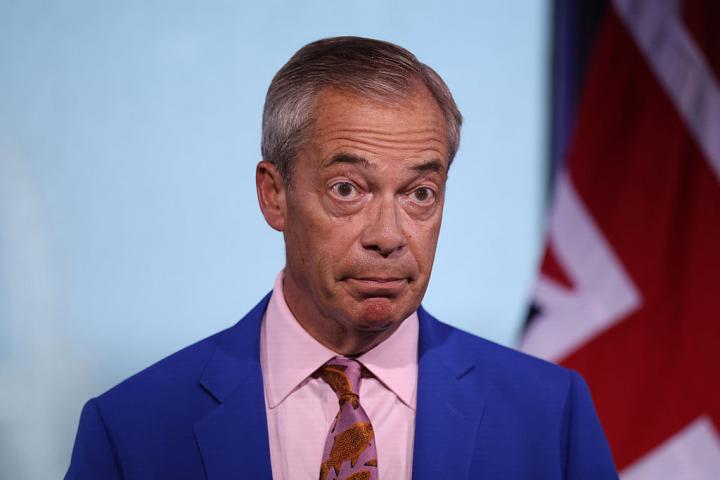nigel-farage-dimite-elecciones