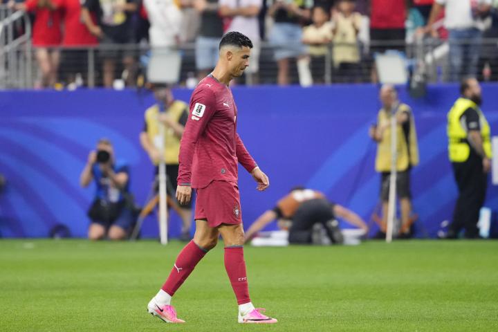 Cristiano Ronaldo, cabizbajo tras la eliminación de Portugal en su último Mundial