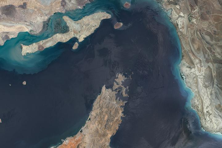 Imágenes satelitales Sentinel-2, procesadas por Maps4media, muestran una vista general del Estrecho de Ormuz, el 16 de junio de 2026.