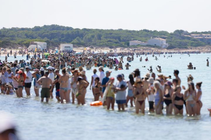 Protesta en la playa de S'Arenal de sa Ràpita (Mallorca)