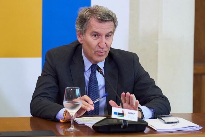 SANTANDER CANTABRIA, SPAIN - JULY 02: The president of the PP, Alberto Nuñez Feijoo, is taking part in the event ‘From open strategic autonomy to independence from the European Union’, as part of the UIMP summer school, at the Palacio de la Magdalena, on 2 July 2026, in Santander, Cantabria, Spain. The course explores issues of vital importance in the contemporary landscape, such as geopolitics, the economy and independence in relation to Europe and its relationship with Spain. (Photo By Juanma Serrano/Europa Press via Getty Images)