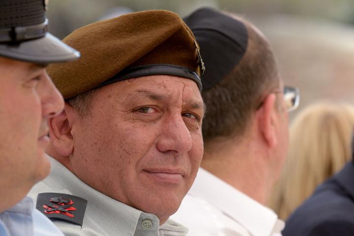 El entonces jefe de Estado Mayor de Israel, Gadi Eisenkot, en un acto del Día de los Caídos, en el cementerio militar de Kiryat Shaul (Tel Aviv), el 5 de mayo de 2014.