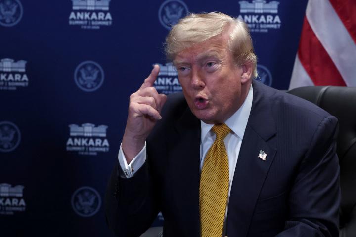 El presidente de EEUU, Donald Trump, habla durante una reunión con el secretario general de la OTAN, Mark Rutte, en la cumbre de la Alianza en Ankara, el 8 de julio de 2026.