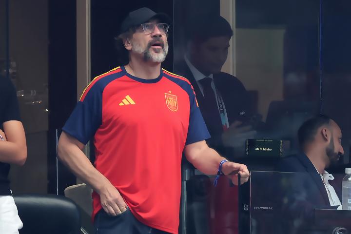 Javier Bardem en el partido contra Portugal.