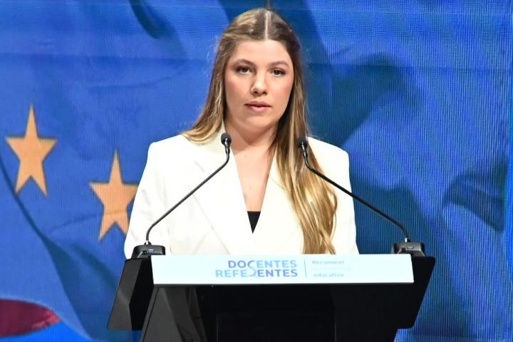 La infanta Sofía en su primer discurso en la entrega de la primera edición de las ayudas 'Docentes Referentes