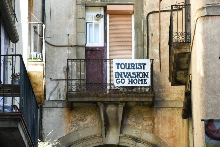 Un cartel contra el turismo.