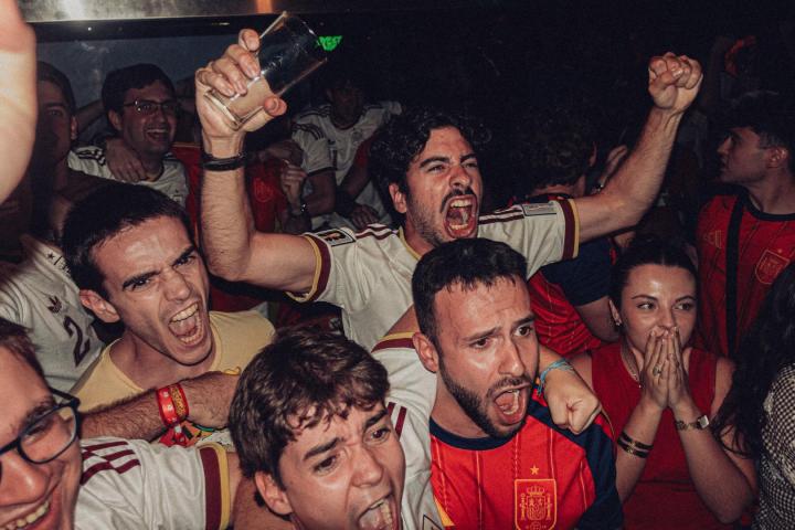 Aficionados durante el partido entre España y Bélgica en la Copa Mundial de la FIFA 2026.