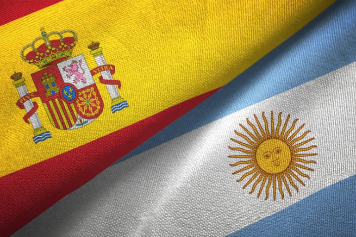 Banderas de España y Argentina