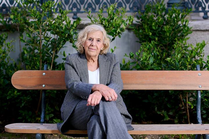 Manuela Carmena, en un posado por la presentación de su libro 'Imaginar la vida'