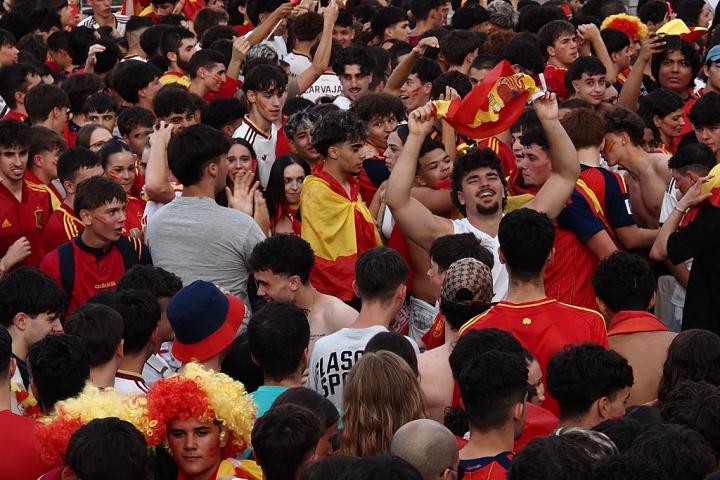 Aficionados españoles, animando a la selección