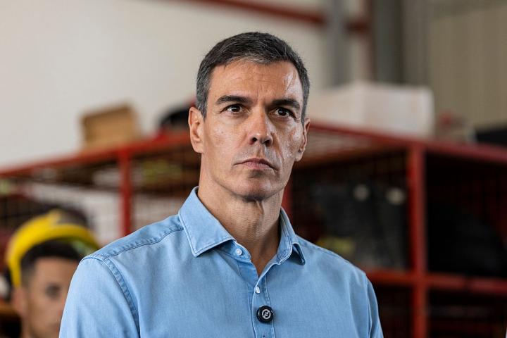 TURRE, SPAIN - JULY 13: Pedro Sanchez, Prime Minister of Spain, looks on during a visit to the Advanced Operative Command point following the deadly Los Gallardos wildfire on July 13, 2026 in Turre, Almeria province, Spain. At least thirteen people have died and more than 23 are still missing after the fire, which has now been mostly brought under control, broke out in Spain's southern province of Almería on July 9. (Photo by Pablo Blazquez Dominguez/Getty Images)