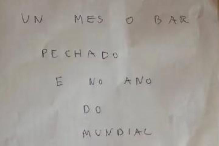Cartel que cuelgan en un restaurante por cerrar durante el Mundial.