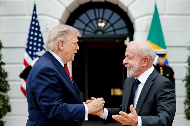 Imagen de archivo de los presidentes de EEUU y Brasil, Donald Trump y Lula da Silva; respectivamente.