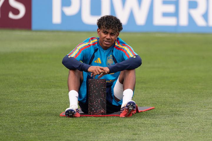 Lamine Yamal en el primer entrenamiento para el partido contra Argentina.