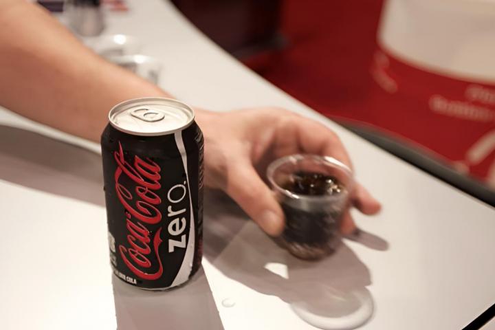 Un muestra de Coca Cola Zero para probarla