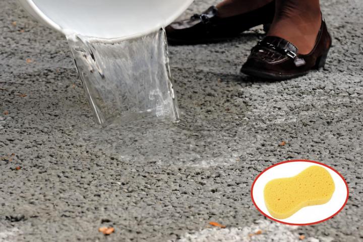 Una foto de archivo de una mujer echando agua a una acera de hormigón y otra superpuesta de una esponja