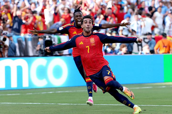 Ferrán Torres celebra eufórico su gol a Argentina en la final del Mundial