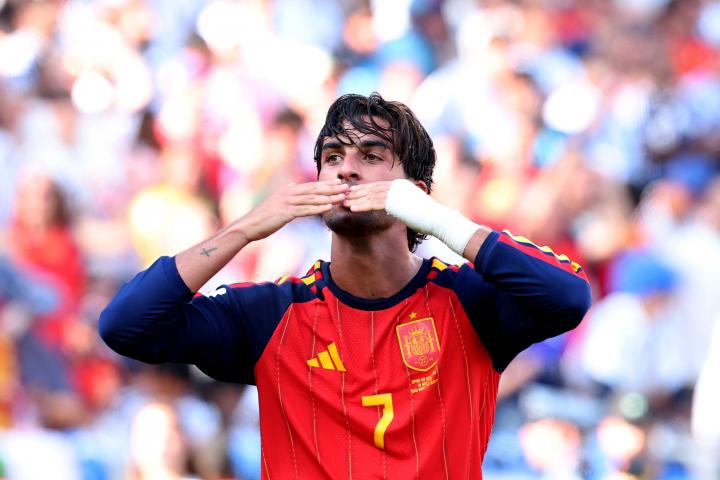 Ferrán Torres celebrando el gol en la final del Mundial.