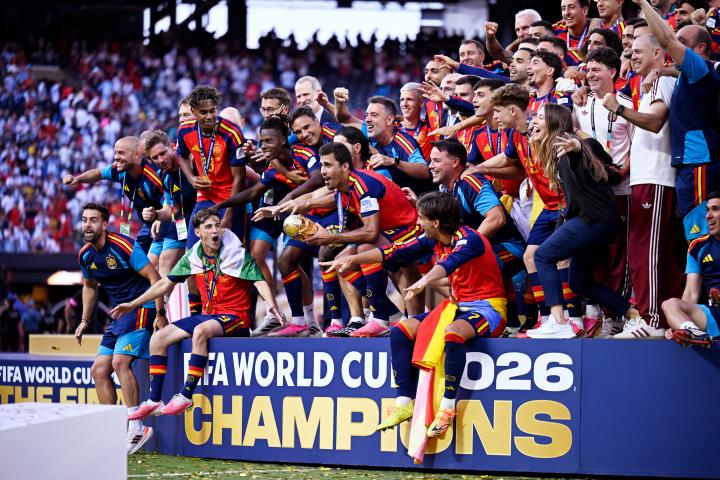 La Selección Española levantando la Copa del Mundo.