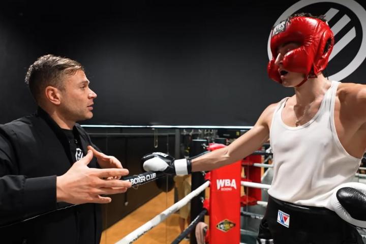 Javier Pardo y Plex en el gimnasio The Boxer Club by VivaGym.