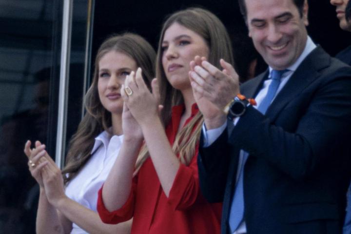 La princesa Leonor, la infanta Sofía y el ministro Carlos Cuerpo
