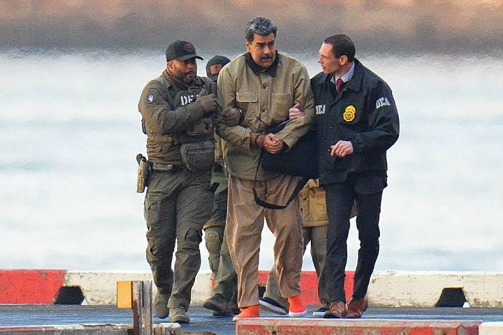 Nicolás Maduro, detenido y llevado por agentes estadounidenses