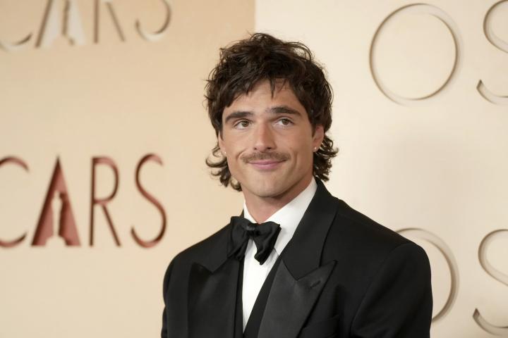 Jacob Elordi, en la alfombra roja de los Oscar