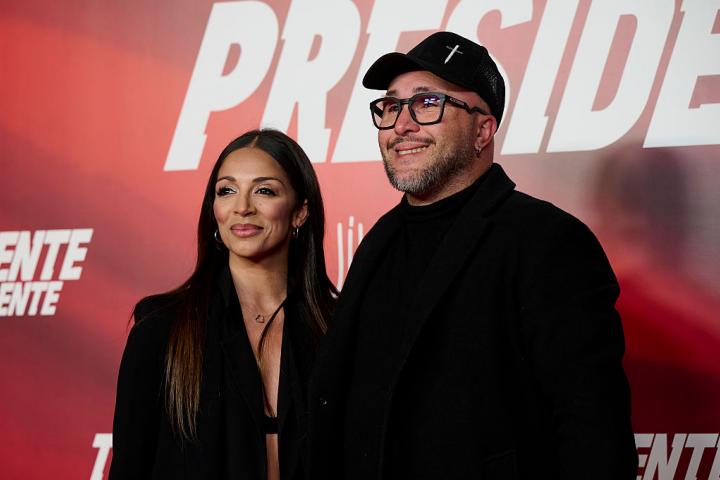 Kiko Rivera y su novia Lola Garcia en la presentación de 'Torrente Presidente'.