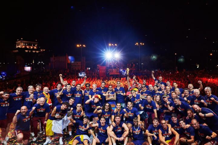 La celebración de todo la Selección en Cibeles.