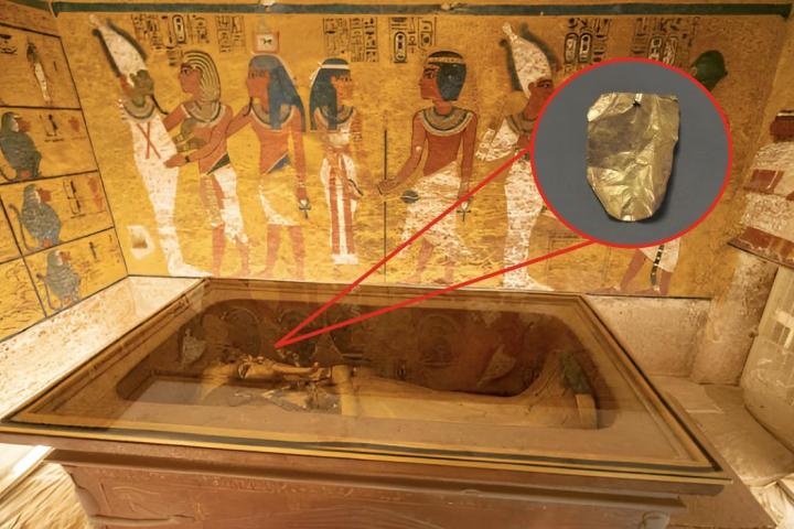 Una imagen de archivo de una tumba egipcia y otra de una lengua de oro