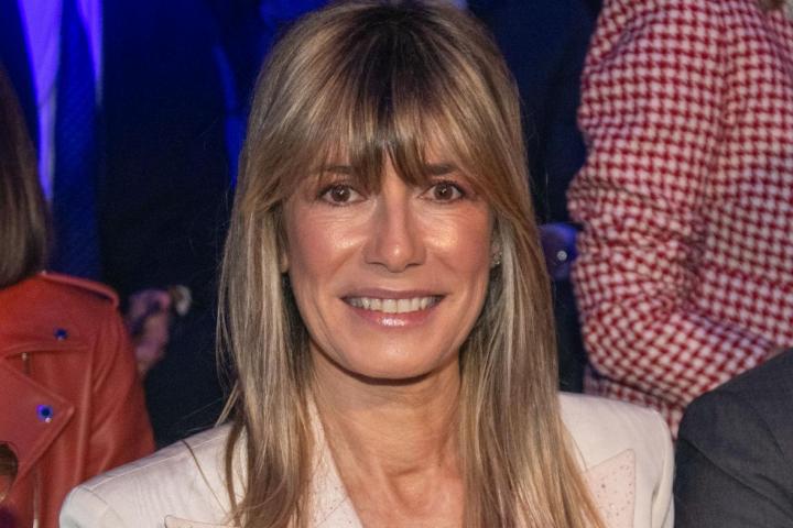 Begoña Gómez en la primera fila del desfile de Pedro del Hierro, en la Semana de la Moda Mercedes-Benz de Madrid, el 15 de febrero de 2024.