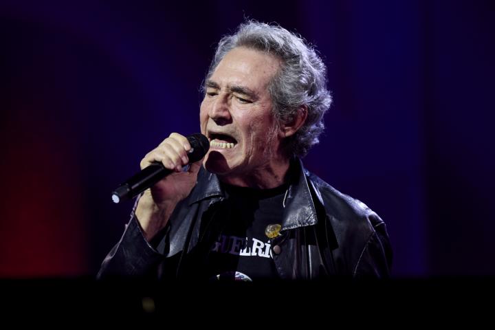 Miguel Ríos en un concierto en 2025.