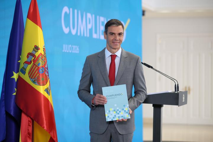 Pedro Sánchez, durante la rueda de prensa para hacer balance del curso político 2025-2026