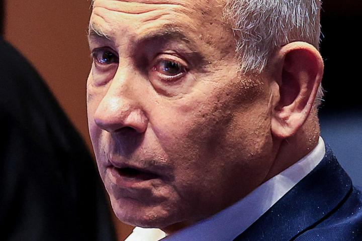 El primer ministro israelí, Benjamin Netanyahu, asiste a una sesión de la Knesset, el parlamento, antes de su disolución por elecciones, el 16 de julio de 2026, en Jerusalén.