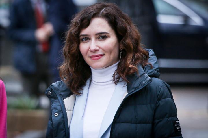 La presidenta regional de Madrid, Isabel Díaz Ayuso, visita el Hospital Infantil Universitario Niño Jesús, el 21 de diciembre de 2022, en Madrid.