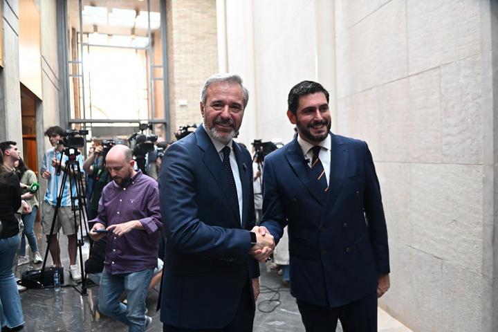 Jorge Azcón y Alejandro Nolasco, el día que rubricaron el pacto PP-Vox en Aragón