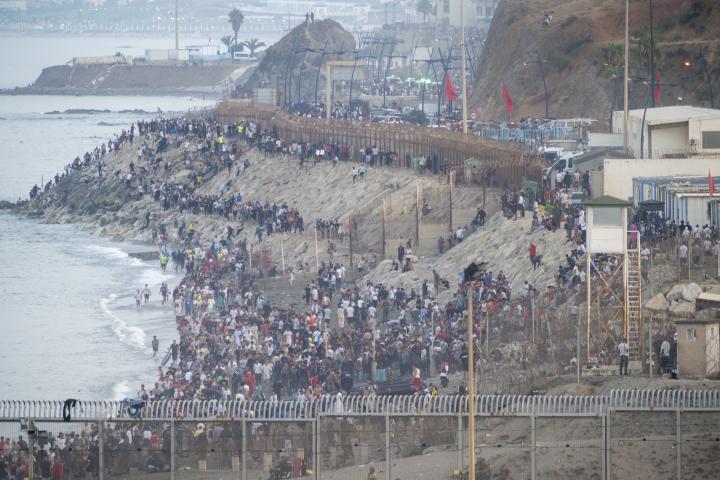 Entrada de migrantes a Ceuta durante el jueves 30 de julio de 2026