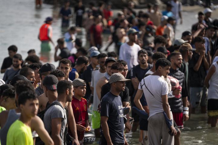 Migrantes marroquíes en Ceuta.