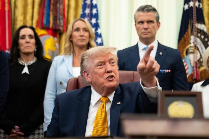 El presidente de EEUU, Donald Trump, durante la ceremonia de firma de una orden ejecutiva en el Despacho Oval de la Casa Blanca, en Washington, el 3 de agosto de 2026.