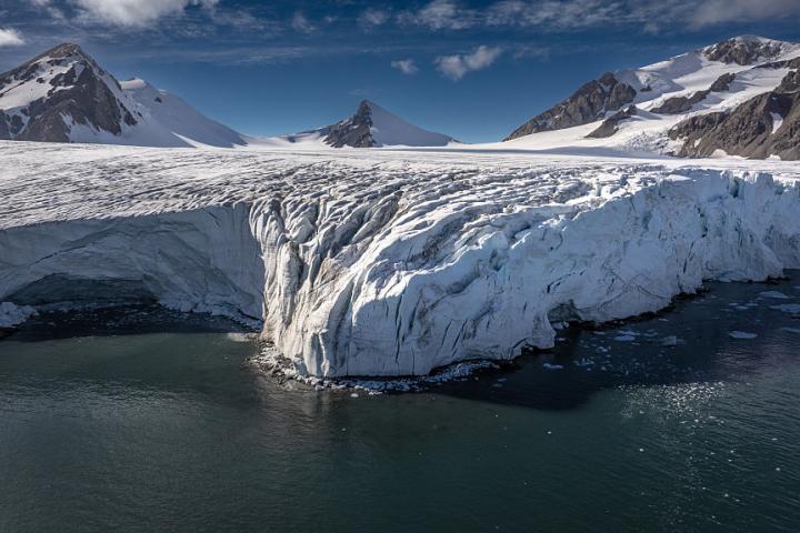 El glaciar Shoesmith es el más grande de la isla Horseshoe, en la Antártida.