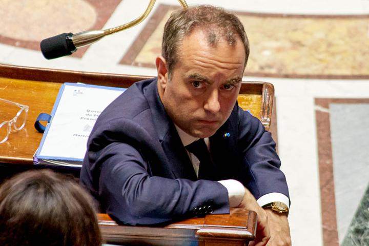 El primer ministro francés, Sébastien Lecornu, asiste a una sesión de control al Gobierno en la Asamblea Nacional, en París, el 3 de junio de 2026.