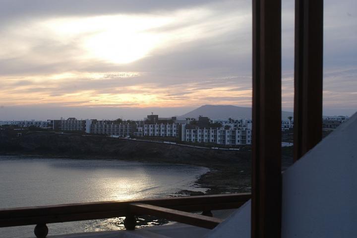 Vistas al exterior desde una habitación de hotel en España